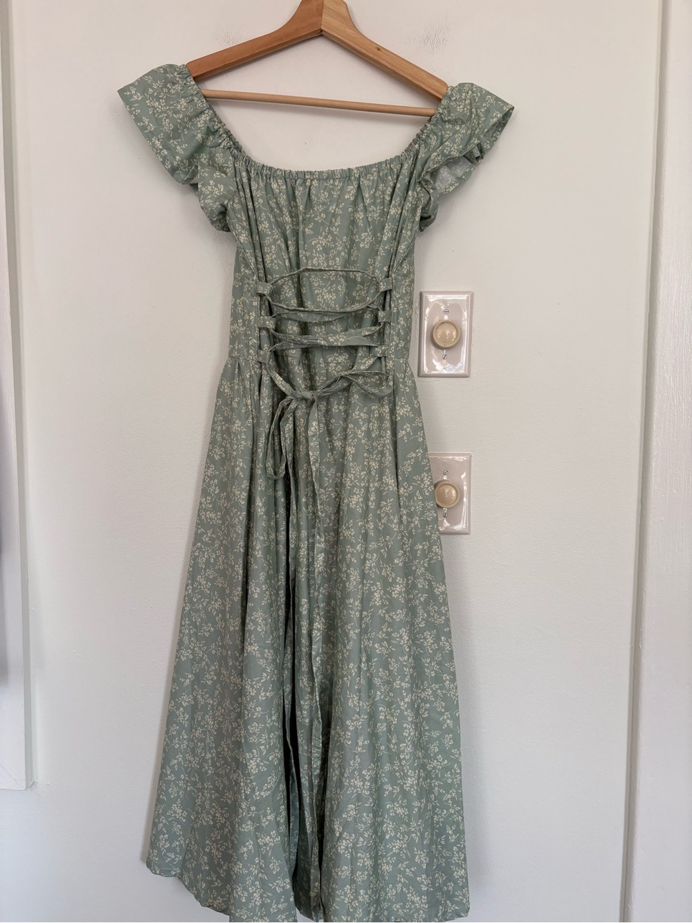 Dreaming of Ivy || Milkmaid Dress Frill Sleeve Lace Up Back Midi Sage Green M - Picture 5 of 9